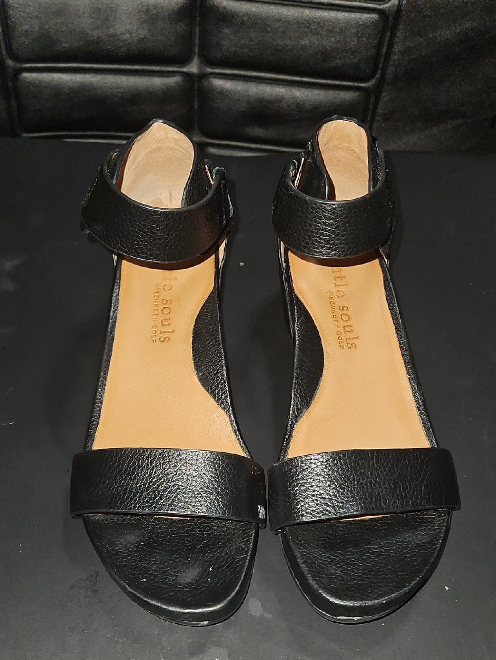 Gentle Souls Black Leather Ankle Sandal by Kenneth Cole Size 7.5